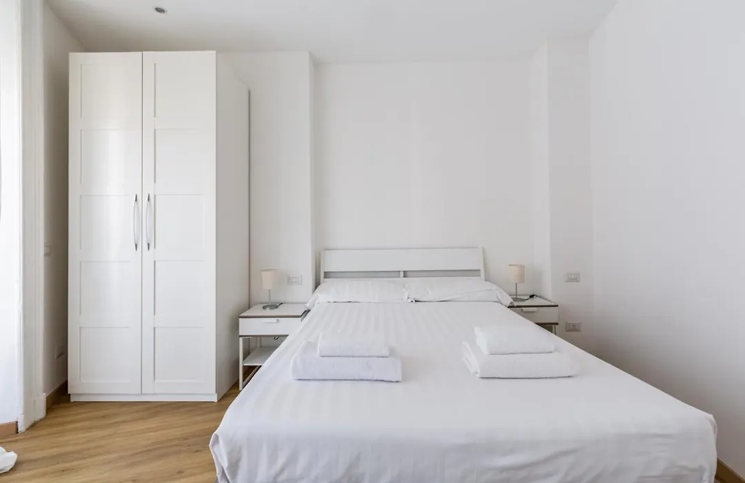 Guesthost - Top Accommodations In The Heart Of Milano!-1