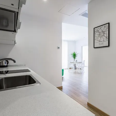 Guesthost - Top Accommodations In The Heart Of Milano!-2